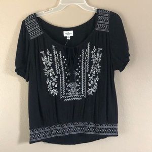 American Eagle short-sleeved black & white shirt.